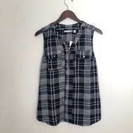 Blusa sin mangas color azul marino talla L (Americana)