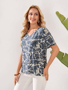 Blusa estampada color blanco azul pastel tallas M y XL  (Shein Premium)