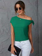 Blusa con hombro descubierto, color verde