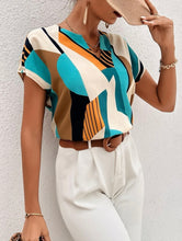 Cargar imagen en el visor de la galería, Blusa con estampado geométrico talla XL  (Shein Premium)
