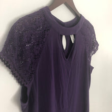 Cargar imagen en el visor de la galería, Blusa color lila talla XL (Americana)
